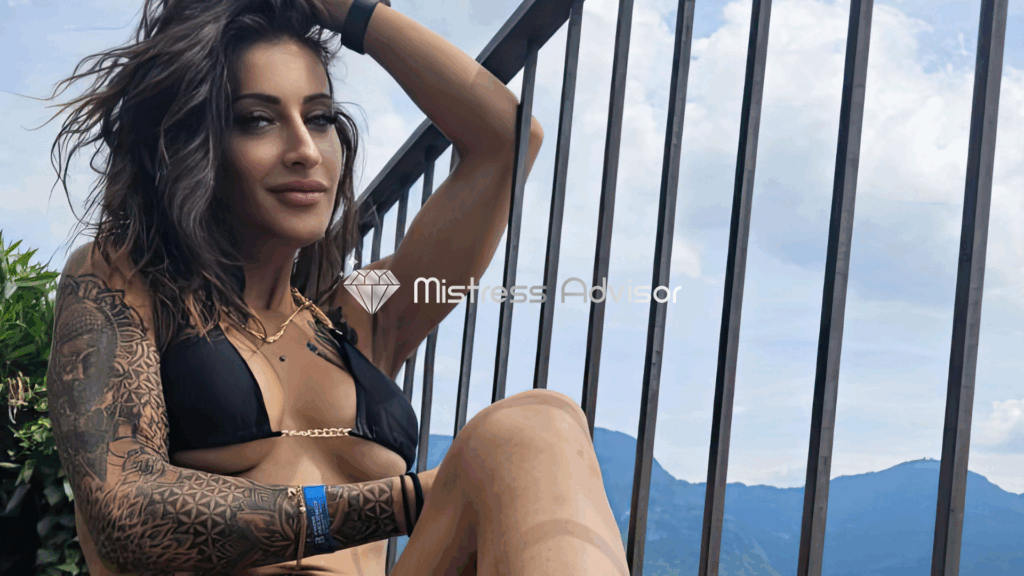 miss rose mistress como